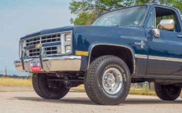 Chevrolet-Silverado-K10-1987-3