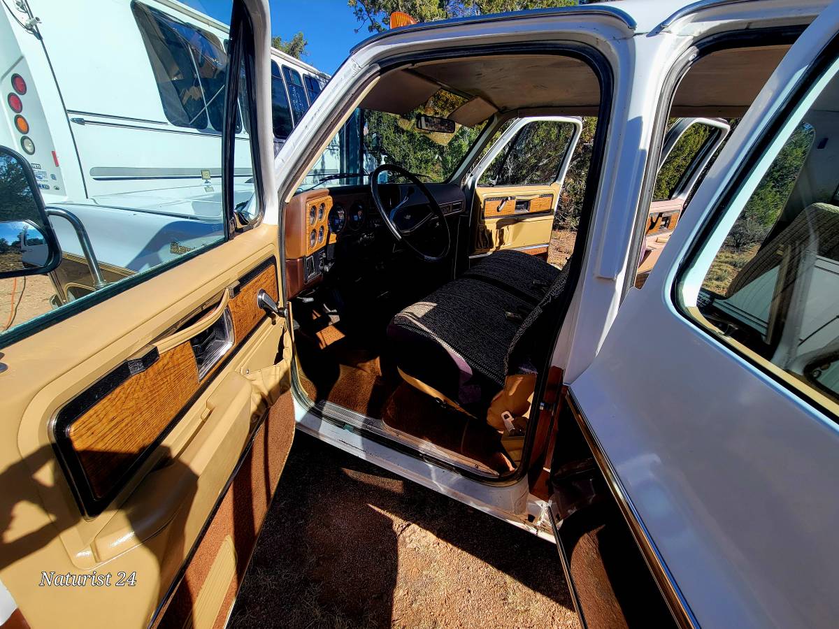 Chevrolet-Silverado-c20-1977-13