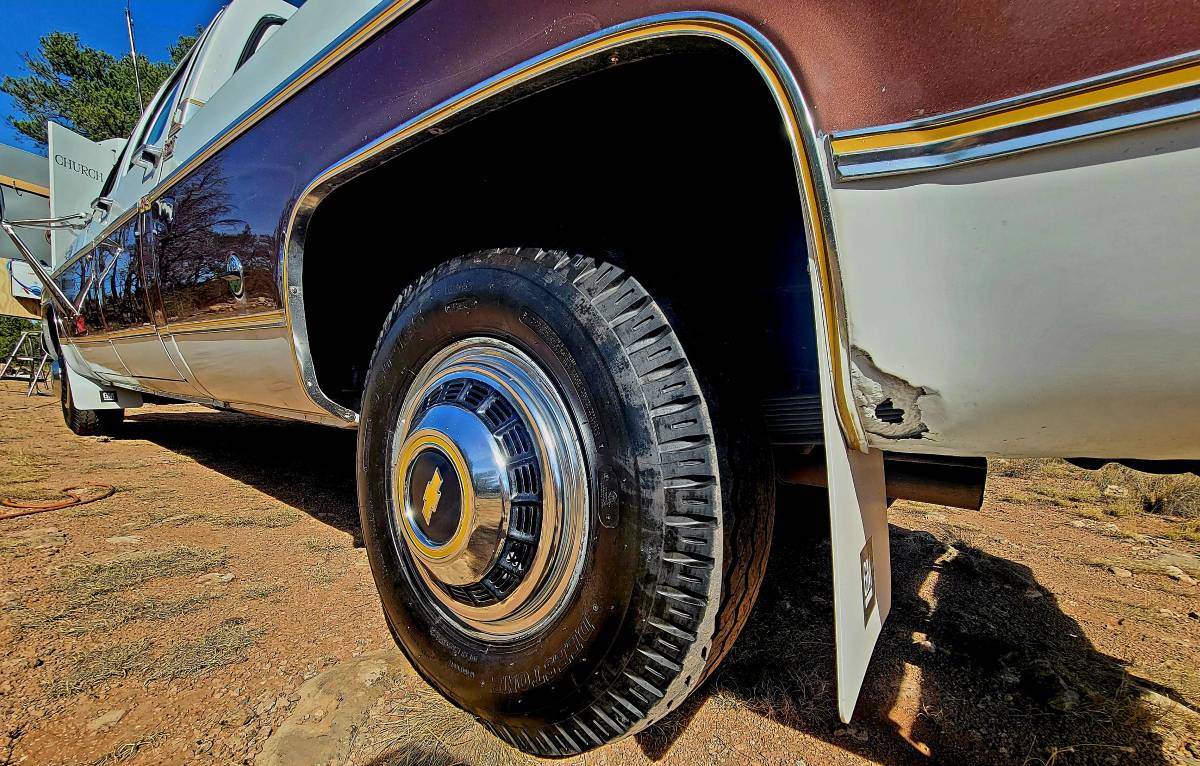 Chevrolet-Silverado-c20-1977-17