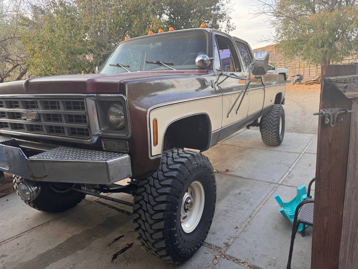 Chevrolet-Silverado-c20-1977-7