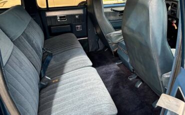 Chevrolet-Suburban-1500-1986-11