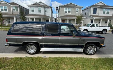 Chevrolet-Suburban-1500-1986-4