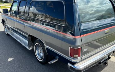 Chevrolet-Suburban-1500-1986-5