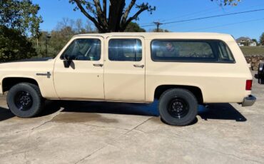 Chevrolet-Suburban-1986-1