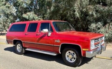 Chevrolet-Suburban-SUV-1986-1