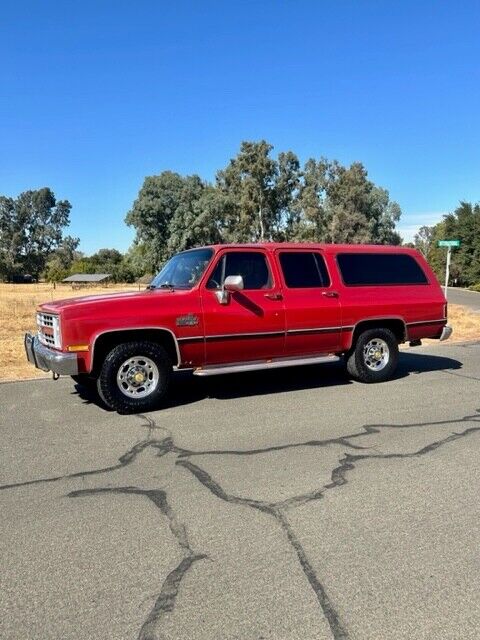 Chevrolet-Suburban-SUV-1986-3