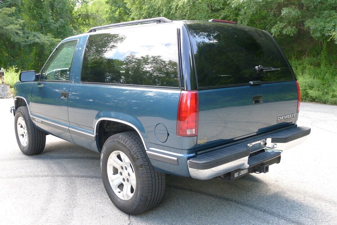 Chevrolet-Tahoe-SUV-1995-6