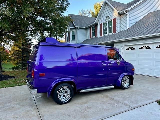 Chevrolet-Van-1985-9