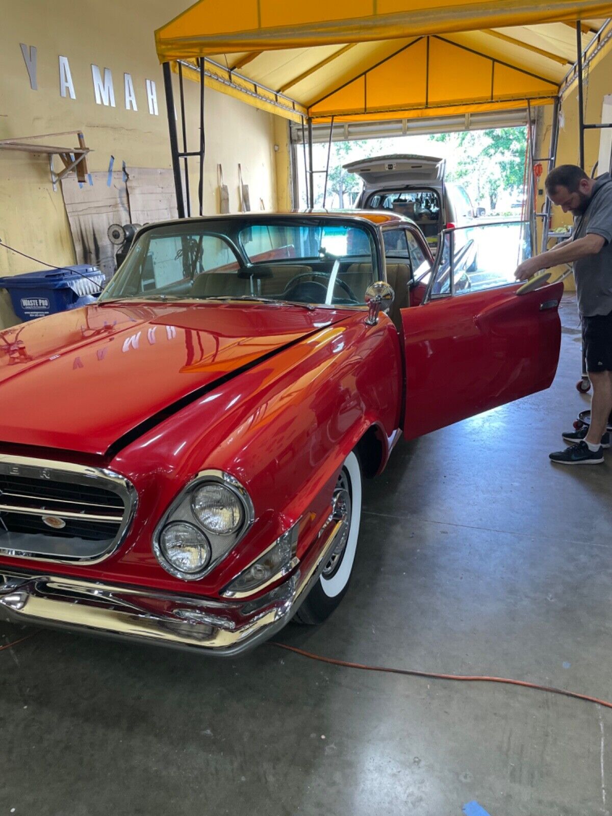 Chrysler-300-Series-Coupe-1961-16