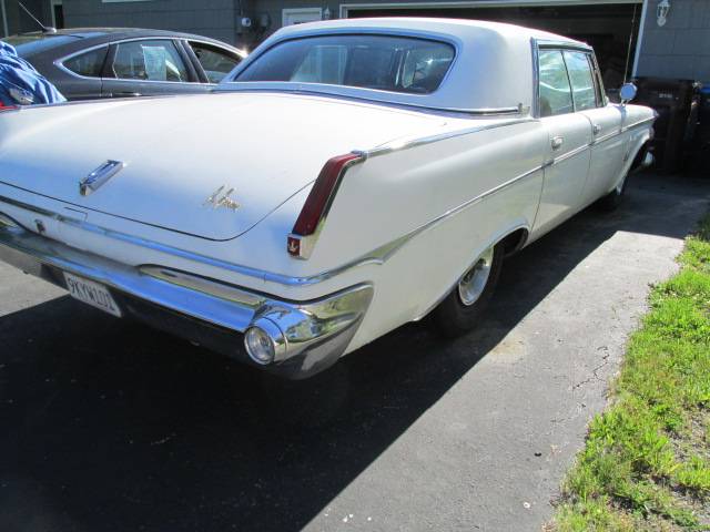 Chrysler-Imperial-lebaron-1963-3