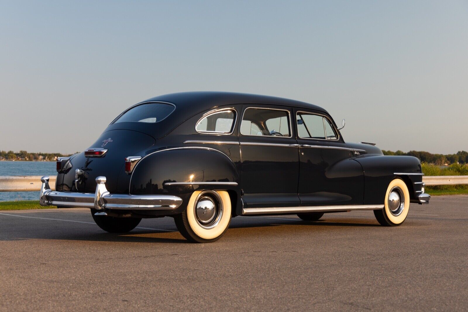 Chrysler-Windsor-Limousine-1947-4