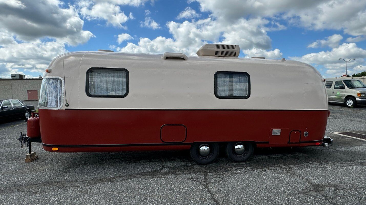 Crosley-Airstream-26-Travel-Trailer-1974-1