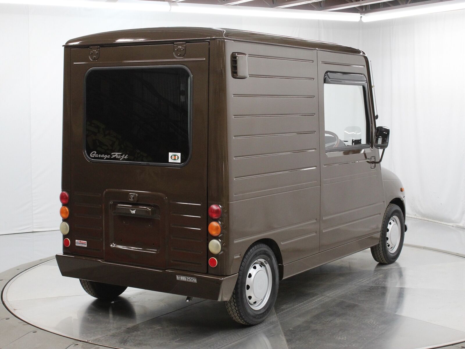 Daihatsu-Mira-Van-1991-6