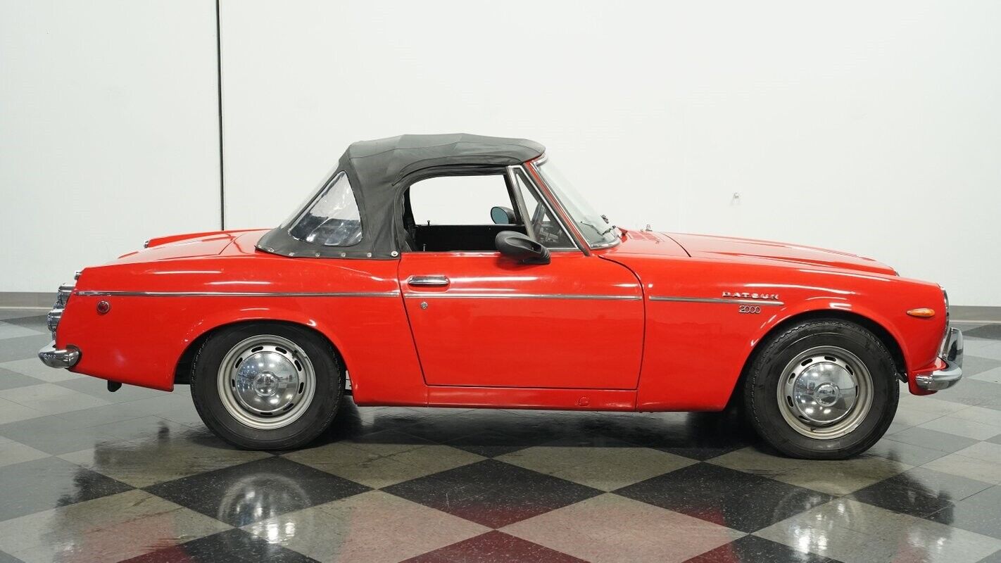 Datsun-2000-Cabriolet-1969-11