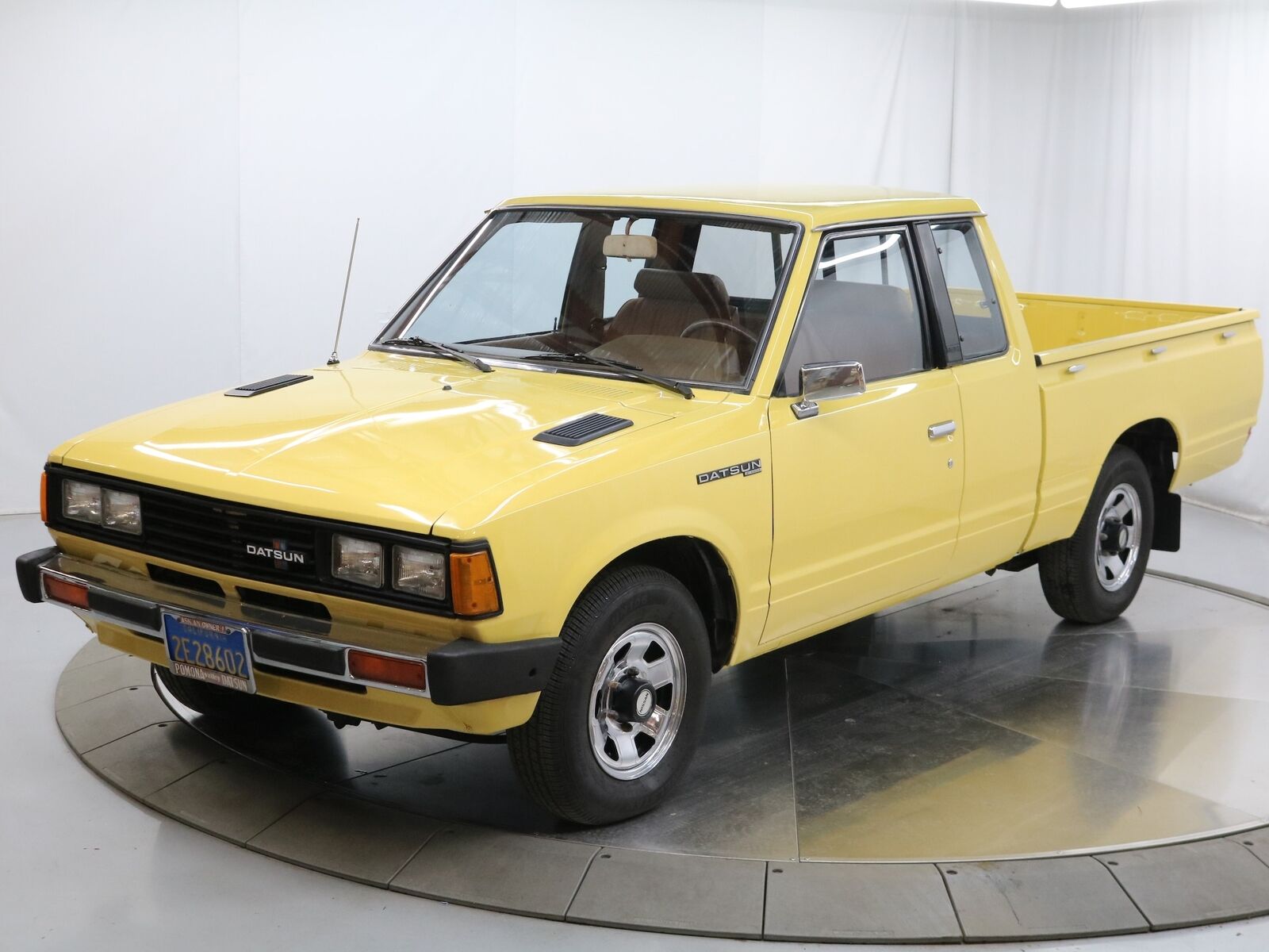 Datsun-Pickup-Pickup-1982-1