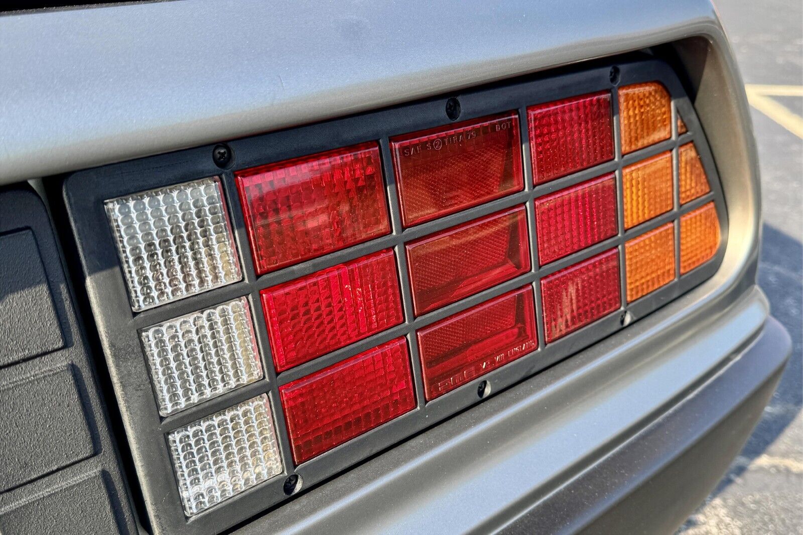 DeLorean-DMC-12-1981-21