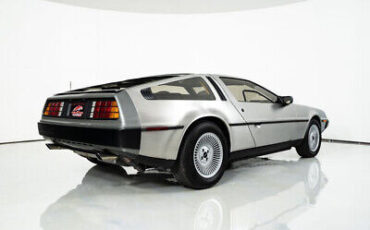 DeLorean-DMC-12-Coupe-1981-9