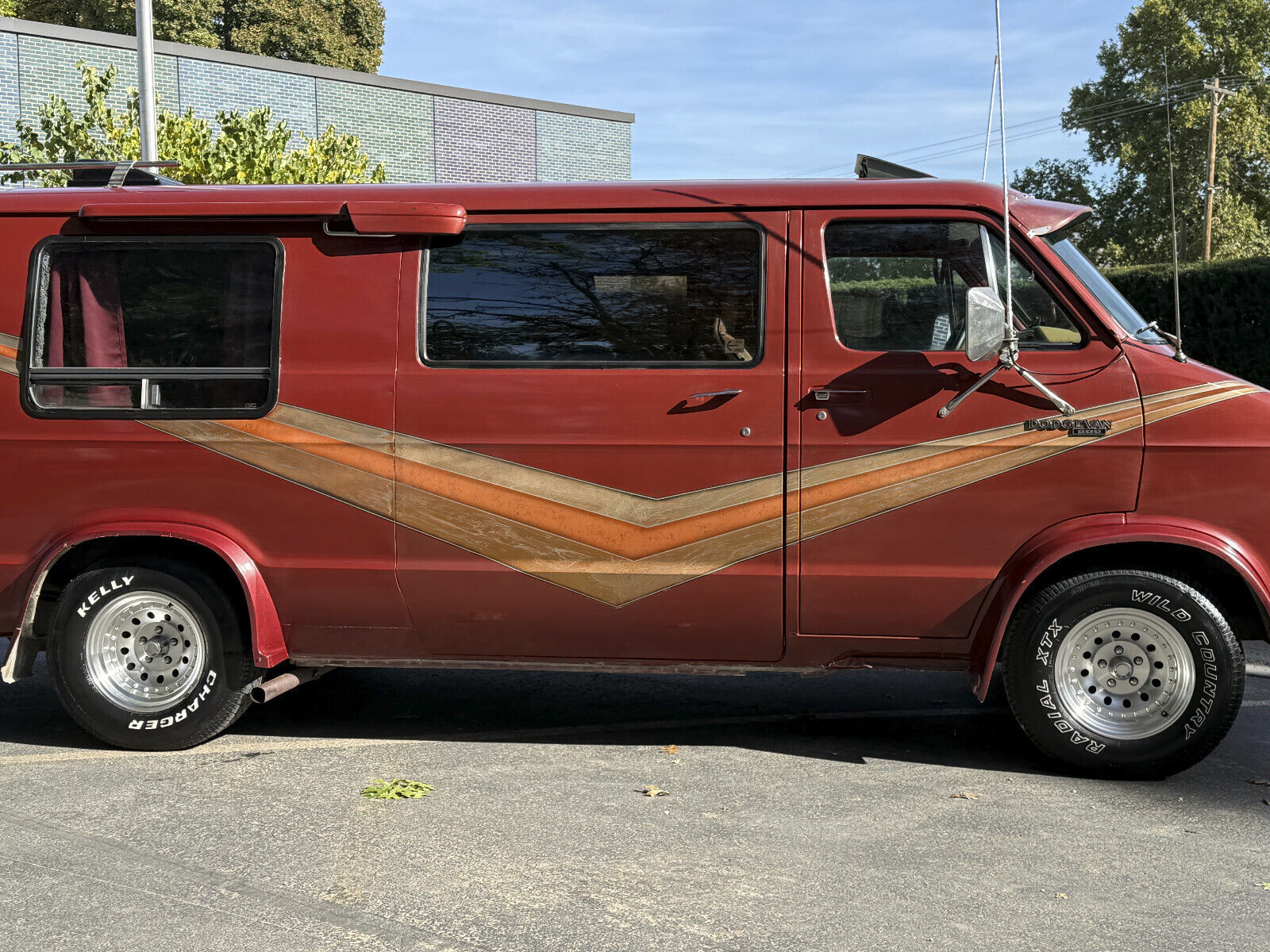 Dodge-B200-Van-1979-18