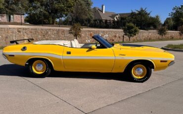 Dodge-Challenger-1970-4