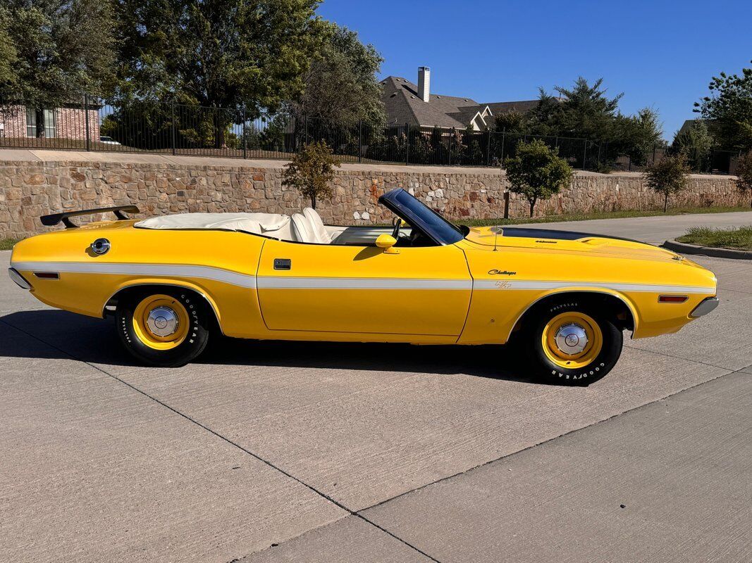 Dodge-Challenger-1970-4