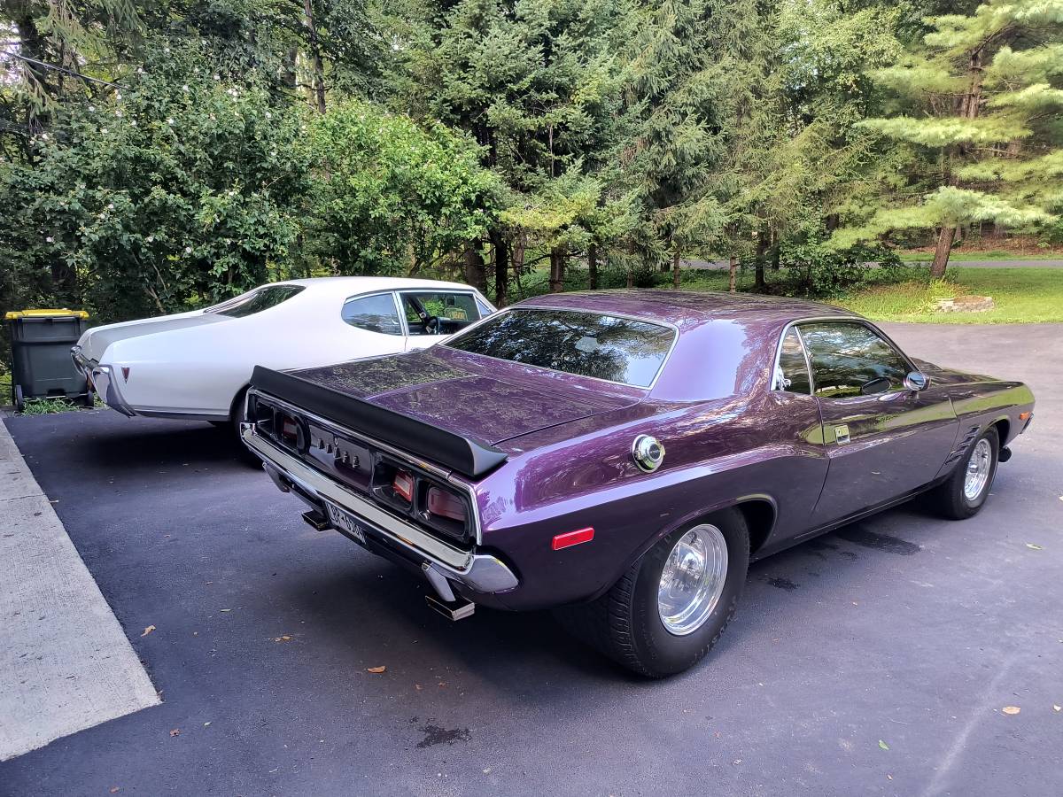 Dodge-Challenger-1972-10