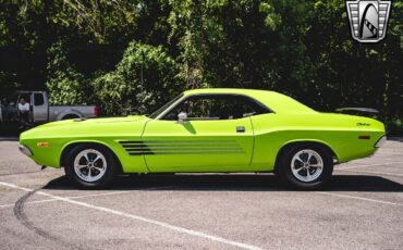 Dodge-Challenger-1972-3