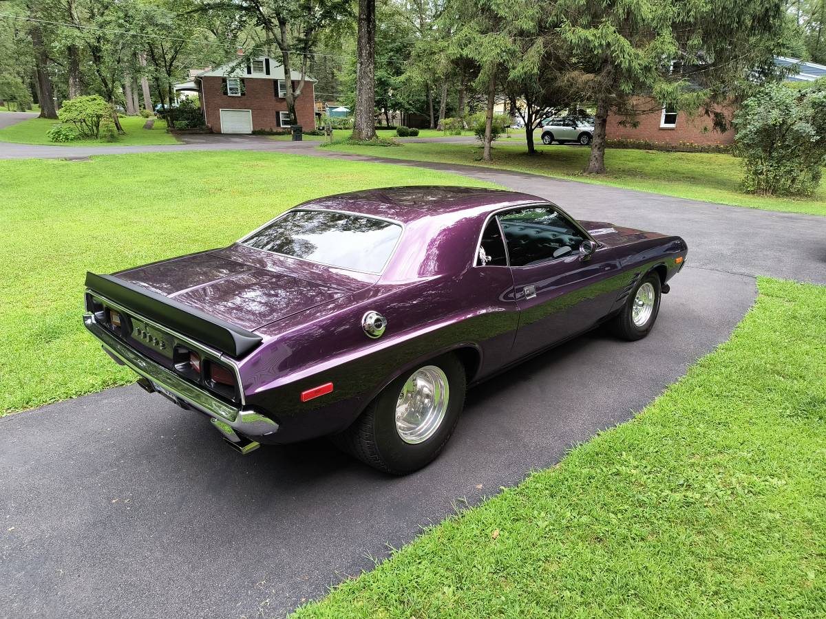 Dodge-Challenger-1972-7