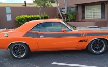 Dodge-Challenger-1974-7