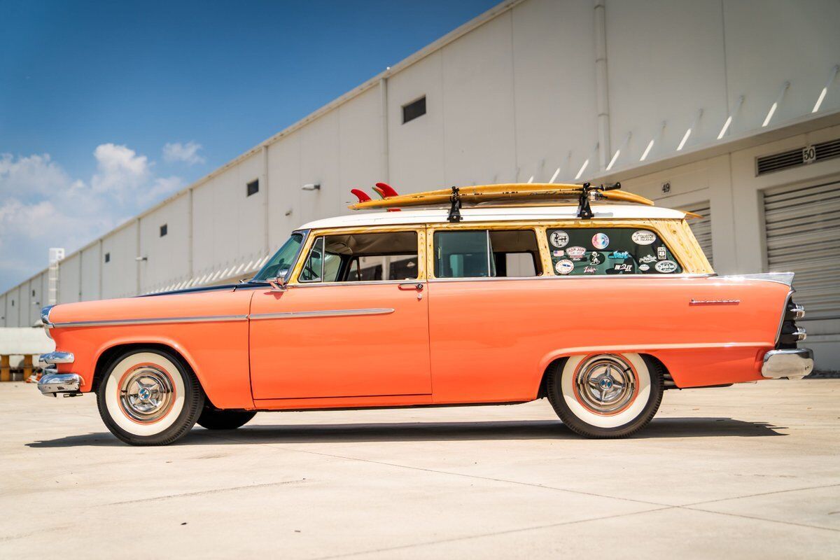 Dodge-Coronet-Suburban-1955-2