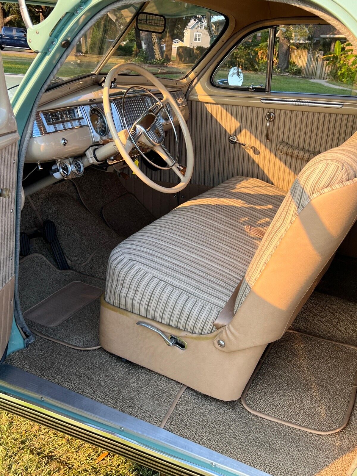 Dodge-Coupe-Coupe-1946-21