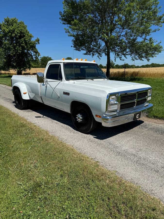 Dodge-D-350-diesel-1993