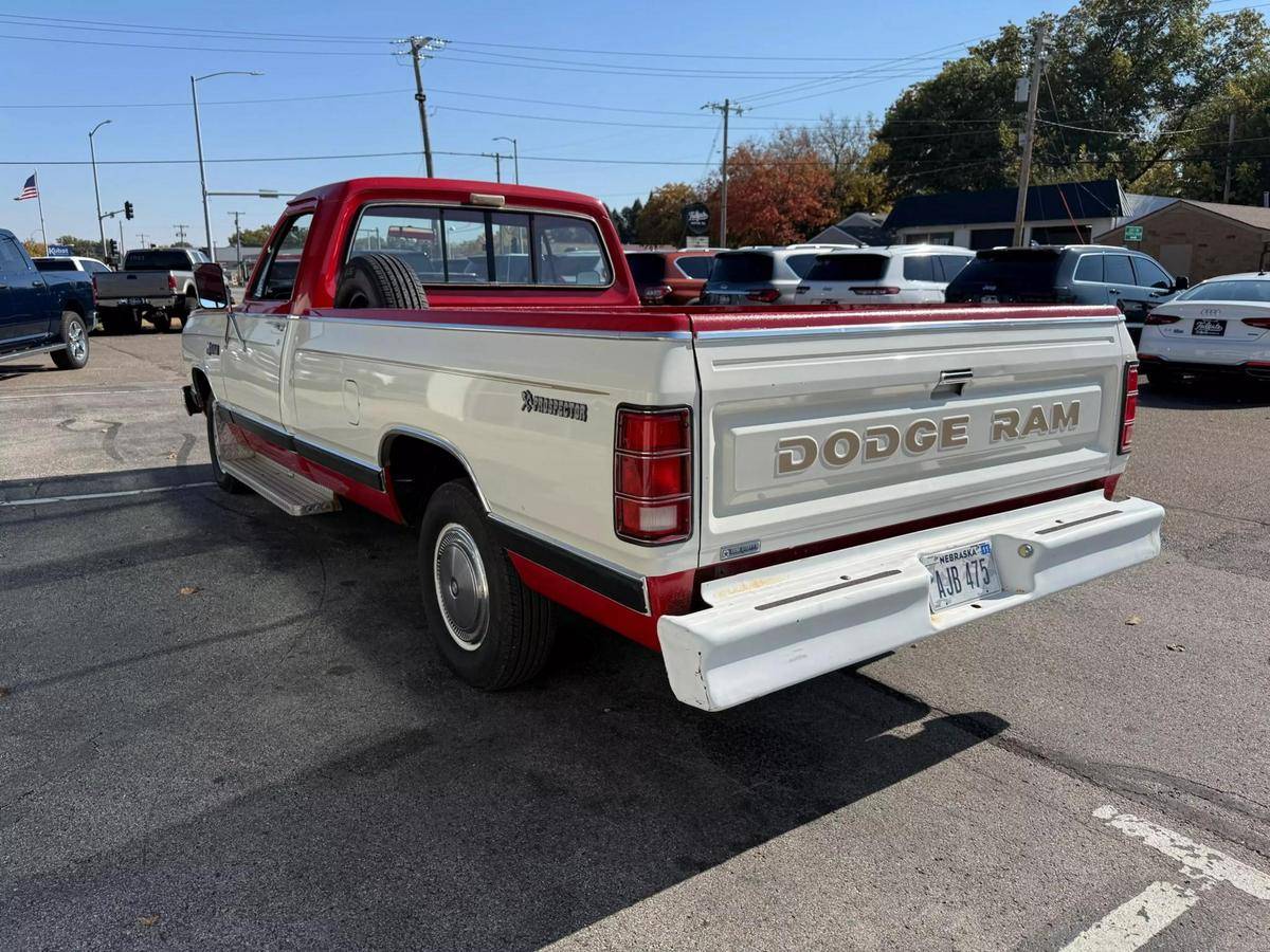 Dodge-D-series-1984-4