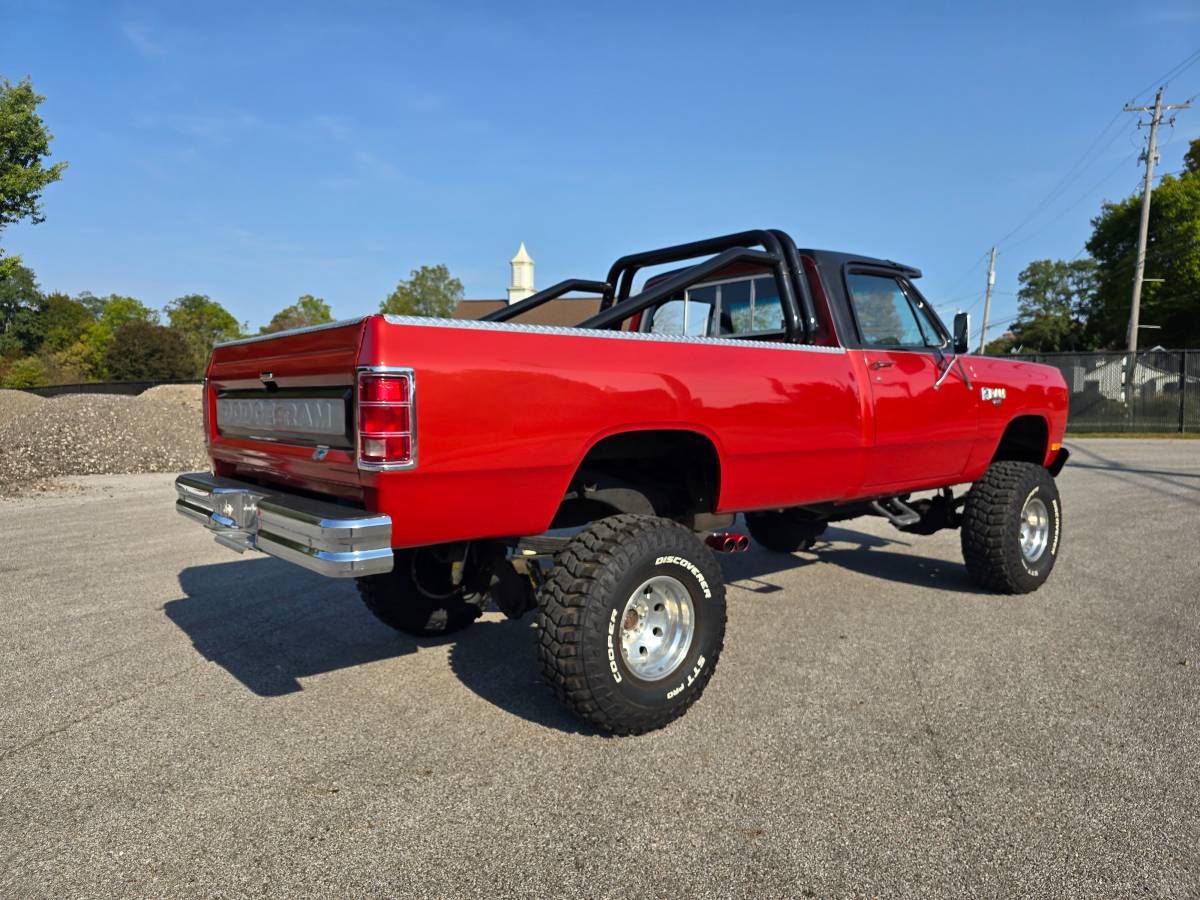 Dodge-D-series-conventional-cab-150-job-rated-1984-2