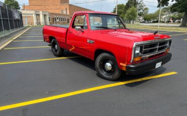 Dodge-D150-1984-1