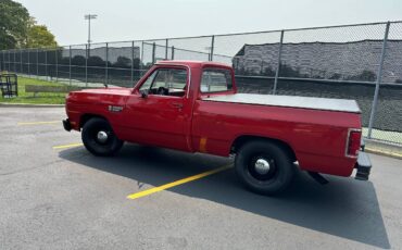 Dodge-D150-1984-7