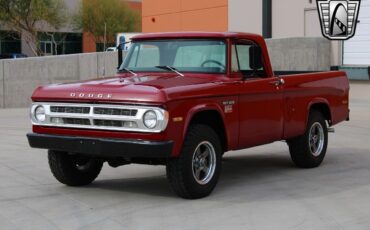 Dodge-Power-Wagon-1971-2