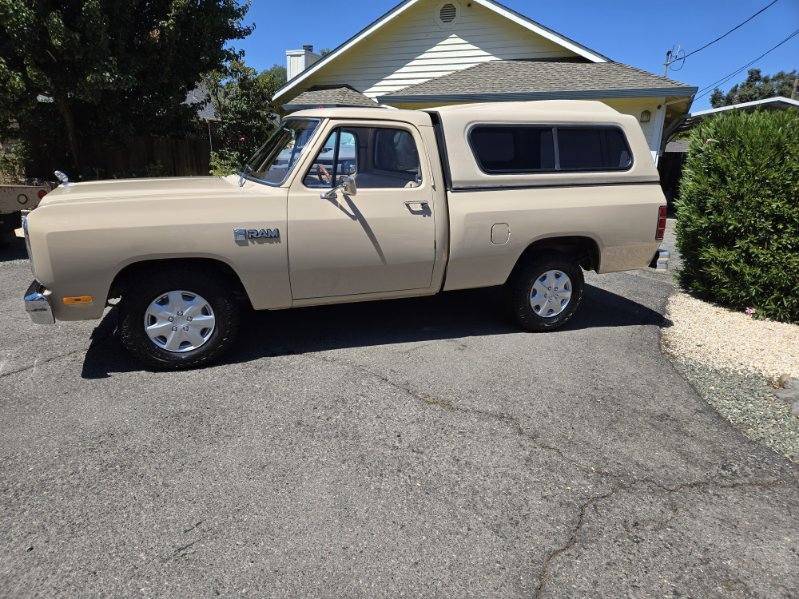 Dodge-Ram-150-1983-2