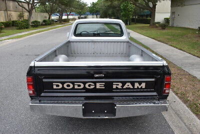 Dodge-Ram-1500-Pickup-1984-18