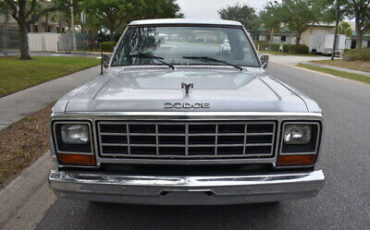 Dodge-Ram-1500-Pickup-1984-5