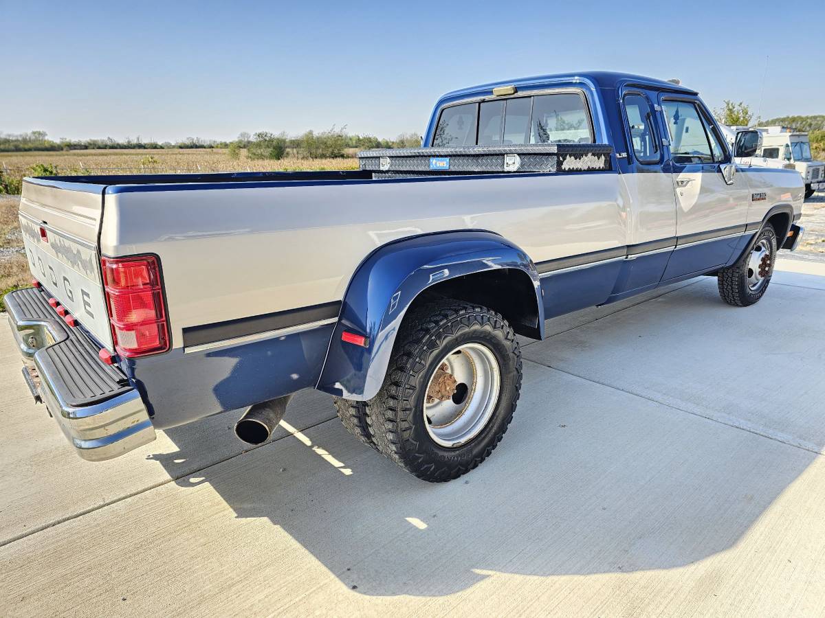 Dodge-Ram-3500-dually-diesel-1993-4