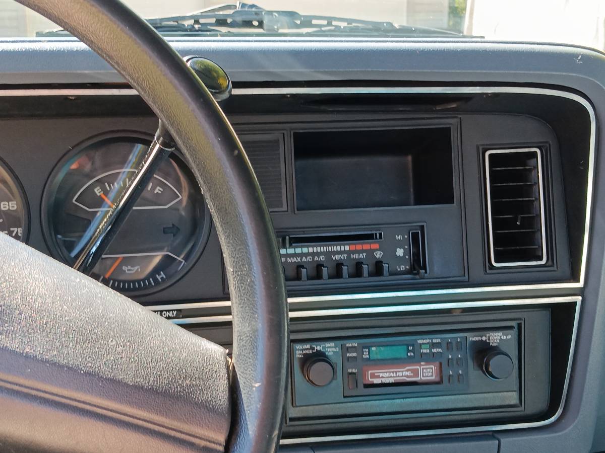 Dodge-Ram-d150-1987-9