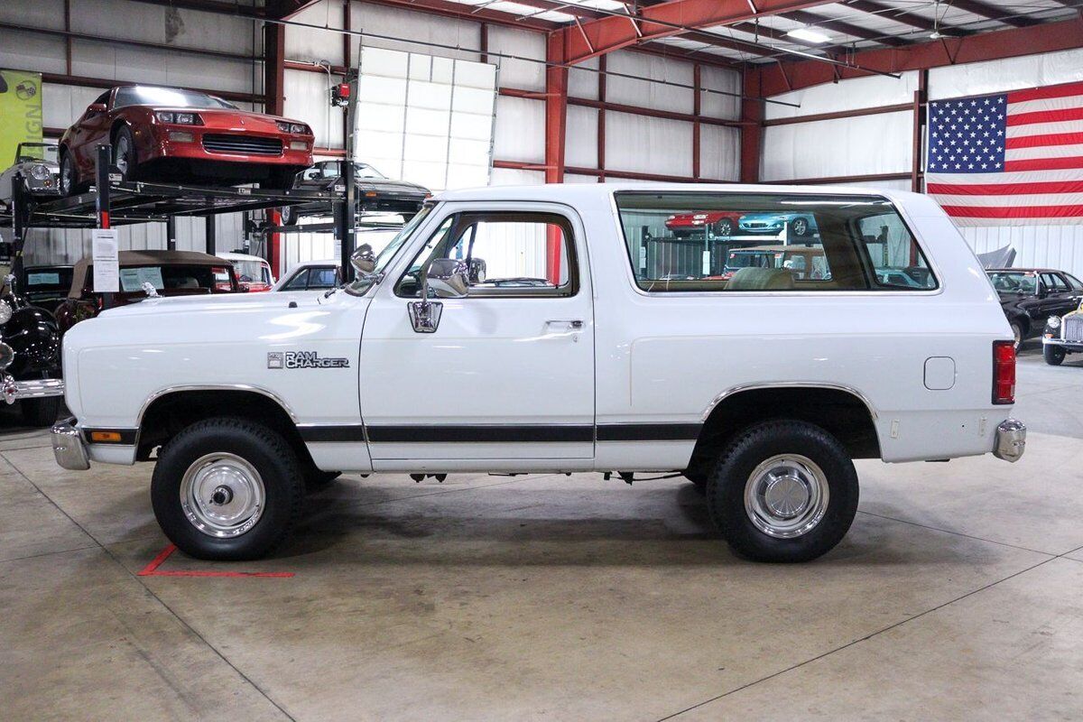 Dodge-Ramcharger-SUV-1988-2