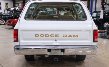 Dodge-Ramcharger-SUV-1988-5