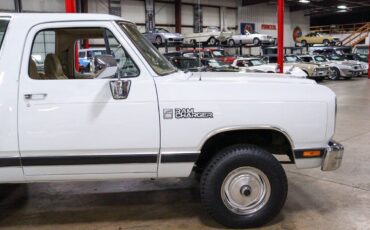 Dodge-Ramcharger-SUV-1988-9