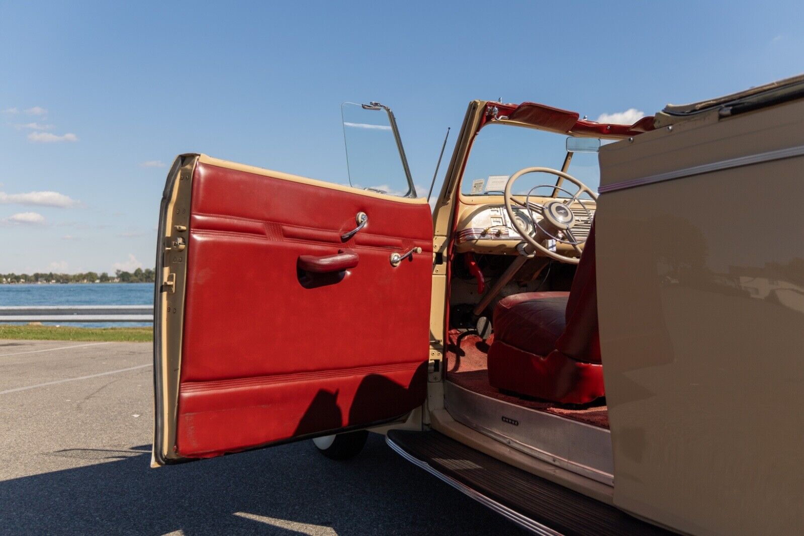 Dodge-Styleline-Deluxe-Cabriolet-1940-14