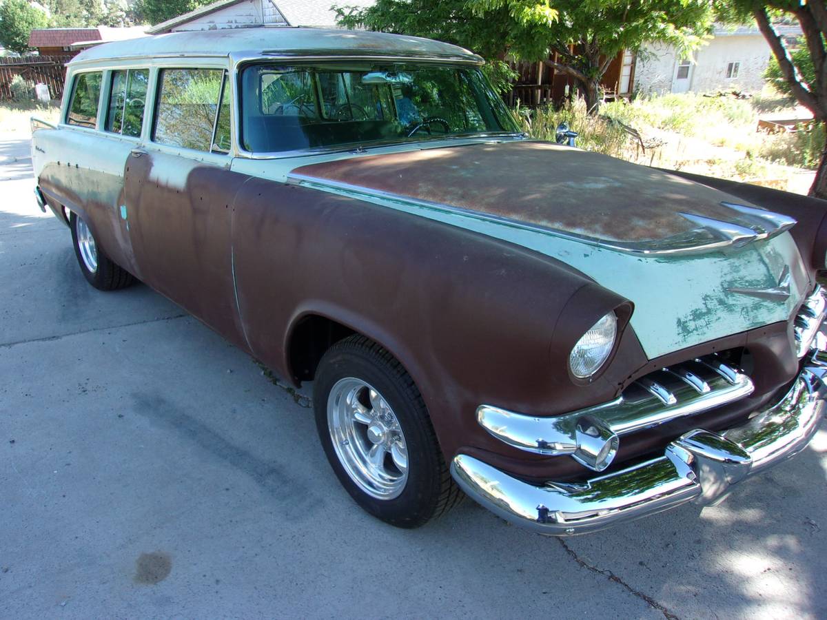 Dodge-Suburban-2dr-wagon-1956-3