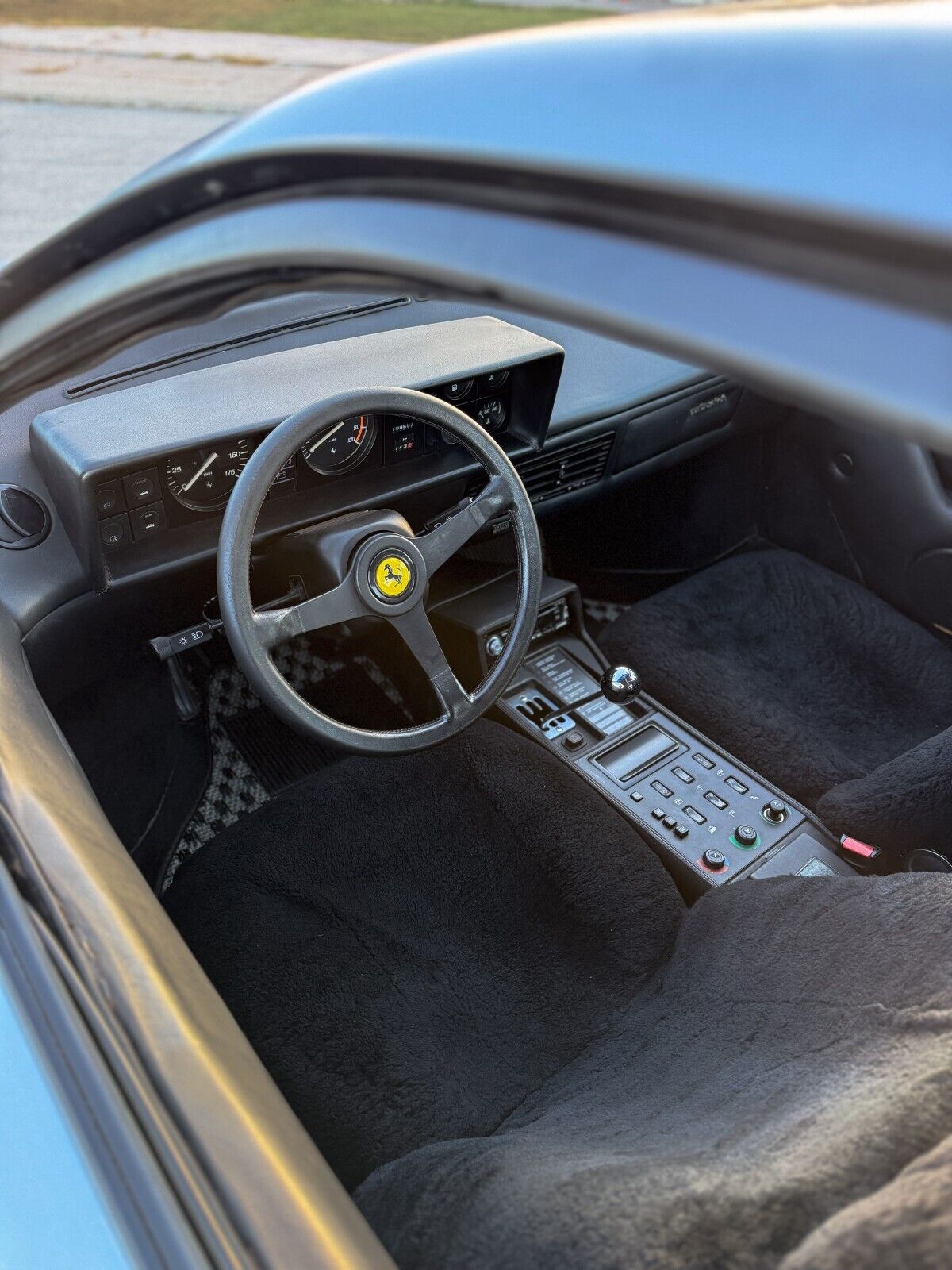 Ferrari-Mondial-Coupe-1983-8