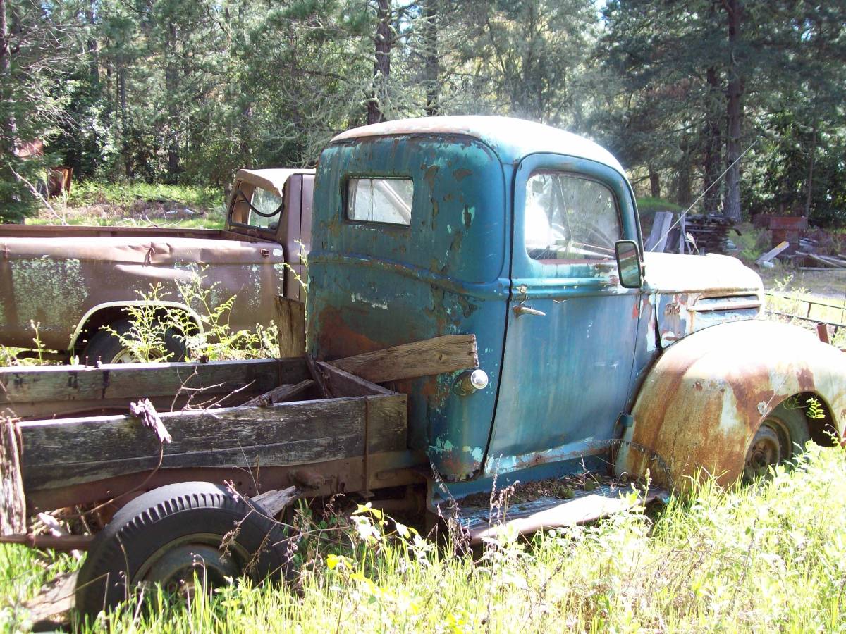 Ford-1947-9