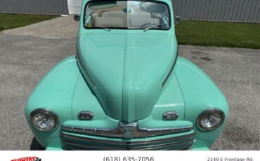 Ford-2door-Berline-1947-4