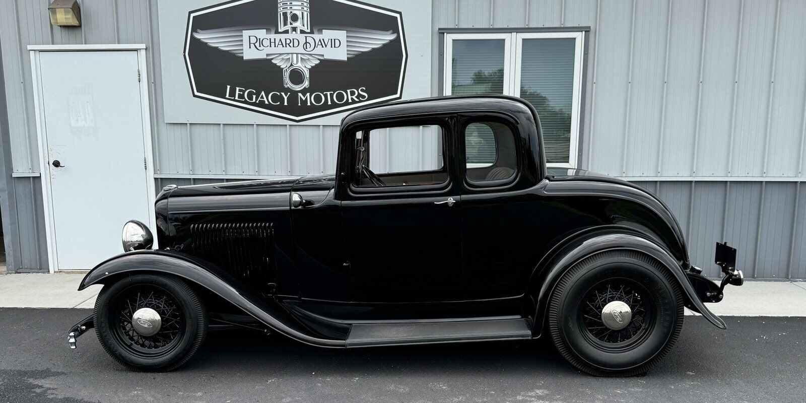 Ford-5-Window-1932-4